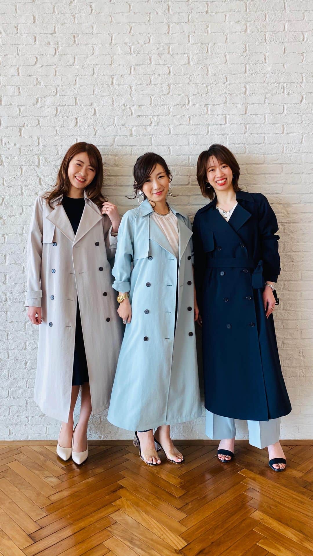 cdec_official Aesthetic Senseのインスタグラム：「ショップスタッフがお届けする 格上げ春コートの着まわし術 . 『トレンチコートスタイル』 左　hayaseさん165㎝ 中　fukuさん 156 cm 右　sakiさん 162cm . ◆中　 fukuさん　着用アイテム .  【 トレンチコート】‪‪187-92100‬ ‪¥35,200（税込）‬ size :34.36.38.40号 color:グリーン、ベージュ、ネイビー   . 【 ふんわりブラウス】‪‪187-82300‬ ‪¥17,050（税込）‬ size : 34.36.38.40号  color:ホワイト、ブラック、グリーン .  【レースロングスカート】‪‪187-72305‬ ‪¥18,700（税込）‬ size : 36.38.40号  color:ブルー 、ベージュ、ピンク   ◆右　 sakiさん 　着用アイテム   . 【トレンチコート】‪‪187-92100‬ ‪¥35,200（税込）‬ size :34.36.38.40号 color:グリーン、ベージュ、ネイビー   . 【 ふんわりブラウス】‪‪187-82300‬ ‪¥17,050（税込）‬ size : 34.36.38.40号  color:ホワイト、ブラック、グリーン .  【ワイドパンツ】‪‪187-62300‬ ‪¥19,800（税込）‬ size : 34.36.38.40号  color:ブラック 、グリーン、ベージュ . ◆ 左　hayaseさん 着用アイテム . 【トレンチコート】‪‪187-92100‬ ‪¥35,200（税込）‬ size :34.36.38.40号 color:グリーン、ベージュ、ネイビー . 【ジャージワンピース】‪‪187-52201‬ ‪¥30,800（税込）‬ size : 34.36.38.40号  color:ベージュ、ネイビー . .  『モッズコートスタイル』 .  ◆ sakiさん 　着用アイテム   .   【ロングモッズコート】‪‪187-92201‬ ‪¥31,900（税込）‬ size :34.36.38.40号 color:ベージュ、ネイビー     . 【フラワー柄ブラウス】‪‪187-82313‬ ‪¥16,500（税込）‬ size : 34.36.38.40号  color:ホワイト、ブラック .  【フラワー柄スカート】‪‪187-72303‬ ‪¥17,600（税込）‬ size :  34.36.38.40号  color: ホワイト、ブラック . ◆fukuさん　着用アイテム . 【ロングモッズコート】‪‪187-92201‬ ‪¥31,900（税込）‬ size :34.36.38.40号 color:ベージュ、ネイビー    . 【 ふんわりブラウス】‪‪187-82300‬ ‪¥17,050（税込）‬ size : 34.36.38.40号  color:ホワイト、ブラック、グリーン .  【レースロングスカート】‪‪187-72305‬ ‪¥18,700（税込）‬ size : 36.38.40号  color:ブルー 、ベージュ、ピンク  . . オンラインストアはこちら ↓ https://store.world.co.jp/s/brand/coup-de-chance/  . . #COUP DE CHANCE #クードシャンス #ショップスタッフ #ドレッサー #ファッション #おしゃれ #コーデ #スタイリング #コーディネート #接客 #バーチャル #おしゃれコーデ #春コーデ #春コート #トレンチコート #モッズコート#トレンド #おそろコーデ #着まわし #着まわしコーデ」