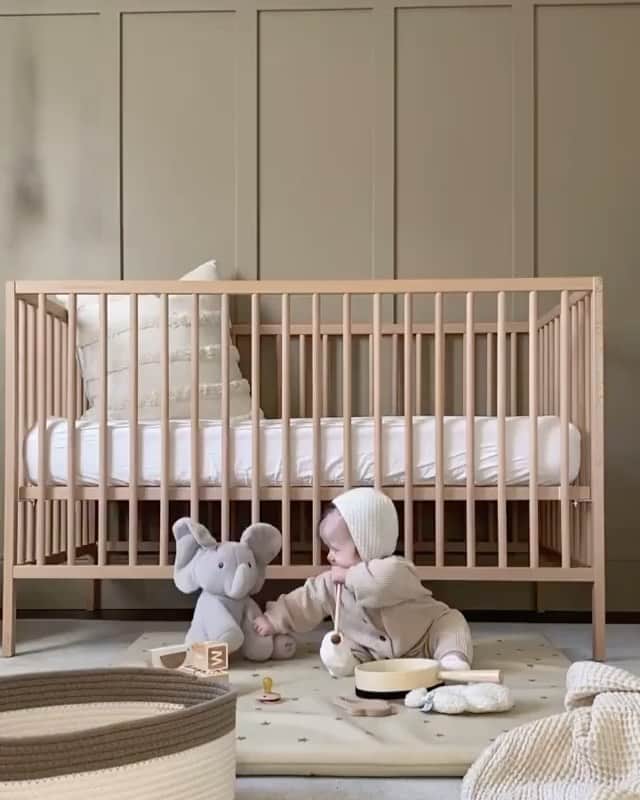 近藤麻理恵のインスタグラム：「This nursery features some of my favorite @thecontainerstore x @konmari.co items! You’ve inspired me to work on my own, @quentinandco! 👶🏻」