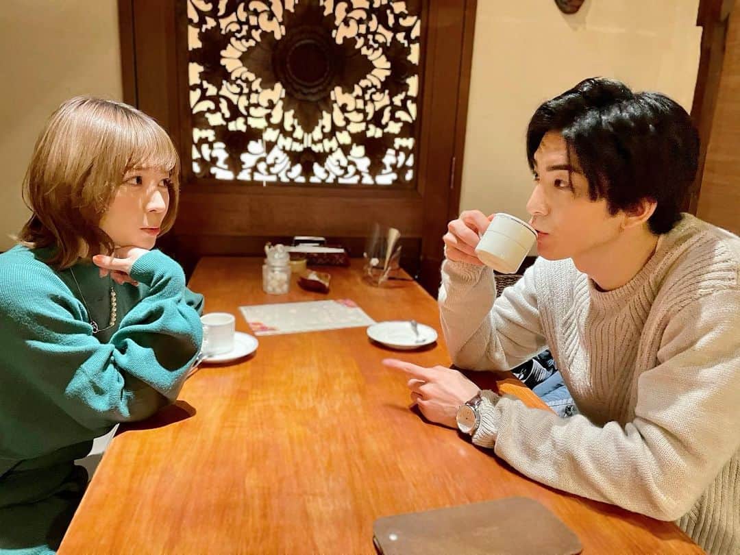 江戸モアゼル〜令和で恋、いたしんす。〜【公式】のインスタグラム：「最初の頃とは違いすっかり仲良しに✨  #鳥居と泉美の関係性により #あえて距離を取っていた #前田公輝 さん －－－－－－－－－－ #江戸モアゼル #粋キュン  #岡田結実 #葉山奨之 #吉谷彩子  #山口まゆ #一ノ瀬颯  #前田公輝 #田中直樹( #ココリコ)」