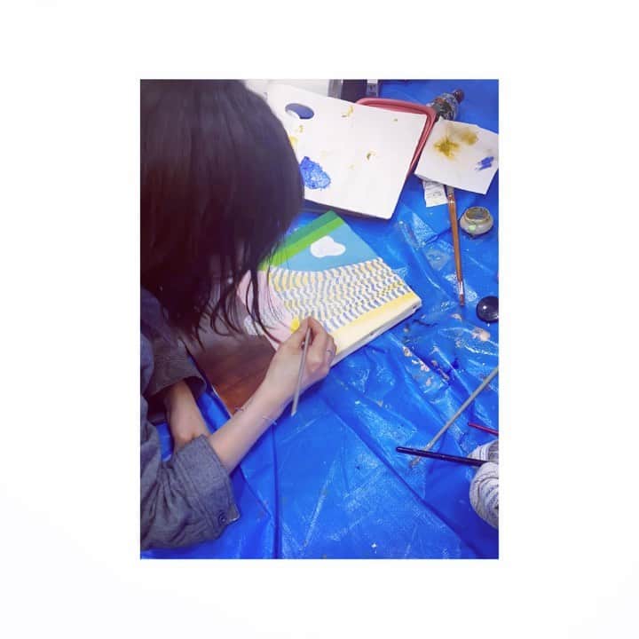 小池花瑠奈のインスタグラム：「🇳🇮🇬🇷🇸🇻  #油絵 #お絵描き #drawing #painting #oilpainting」