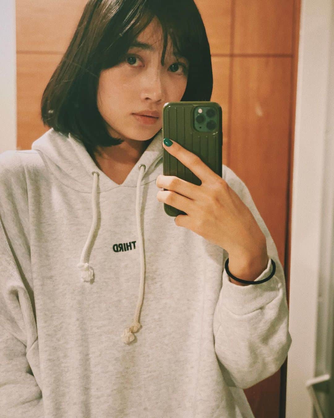 のインスタグラム：「@third_magazine のパーカーかわいい。着心地も良いです。🧡」