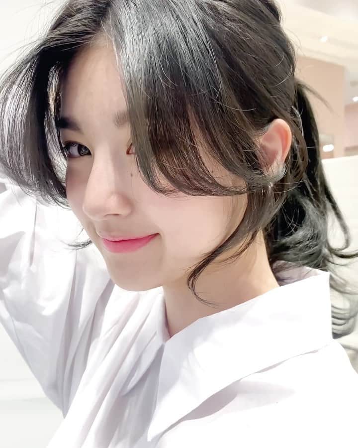 原涼香のインスタグラム：「𝙁𝙖𝙘𝙚 𝙖𝙧𝙚𝙖 𝙘𝙪𝙩 色気のある顔まわり🦋」