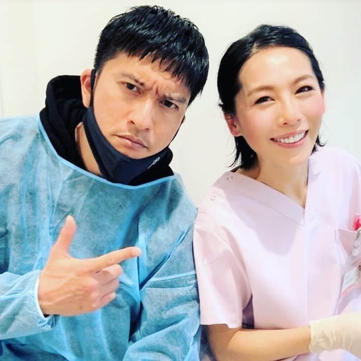 矢沢心さんのインスタグラム写真 - (矢沢心Instagram)「★  金曜ドラマ 【俺の家の話】第8話 22時から放送します  長瀬君と21年ぶりの ドラマ共演でした えっ 21年？ そんなに月日が経ってるなんて と驚きました  長瀬君と 磯山プロデューサーと金子監督と 21年前の話しで懐かしく😚 現場では緊張しないように 冬に半袖なので寒くならないように 体を動かしていたら熱くなりすぎました💬  最後までご覧ください✨  #俺の家の話 #金曜ドラマ #TBSドラマ #女優」3月12日 10時18分 - yazawashin.official