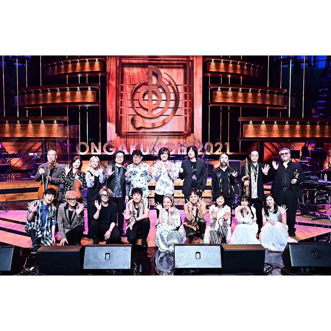 柴咲コウのインスタグラム：「音楽の日 愛が溢れてた 感謝。  2枚目はリハの様子  #bankband #toU #音楽の日2021」