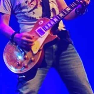 世良公則のインスタグラム：「・・・・・・  https://eplus.jp/sf/detail/0846230004-P0030018?P6=001&P1=0402&P59=1  e＋(イープラス)をチェック！  3/13 JETROX LIVE feat.神本宗幸  大阪なんばHatch  是非、配信ライブで参加して下さい  Let’s enjoy the out party   ・・・・・・  #世良公則 #masanorisera #japanesemusician #japaneseartist #rocknroll #live #なんばハッチ #jetrox #gibson #lespaul #ライブ配信」