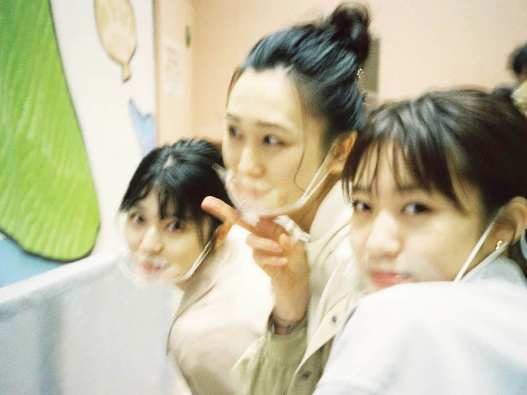 彩香のインスタグラム：「＊ #SAiCamera 初投稿❤️💛💚 やっと現像してきた〜！ これからフィルムカメラで撮ったものを#SAiCamera で投稿していこうと思います📸 色んなフィルムで撮ってみて自分好みなものを探してみようかな♪ ＊ ＊ ＊ #cinestill800t #photo #film_jp #フィルム #フィルム写真 #フィルムカメラ #フィルムカメラのある生活 #生活とフィルム」