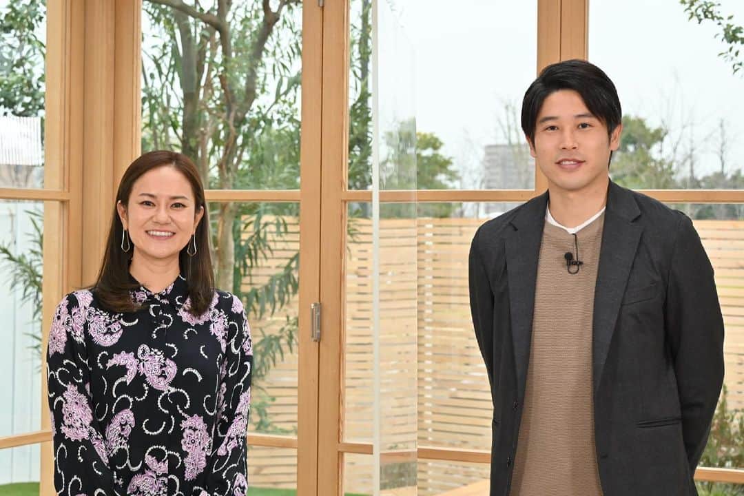宮里藍のインスタグラム：「明日の13日土曜日、15:30〜フジテレビさんより 「希HOPE!スポーツがつなぐ未来〜3.11の日から10年〜」に出演します。#内田篤人 さんとあの日から10年、アスリートたちがどのように震災と向き合ってきたのか？どんな活動があったのかなど、ナビゲーターとして色々とお話ししてきました。お時間ある方は是非見て頂けたら嬉しいです！　#フジテレビ #311」