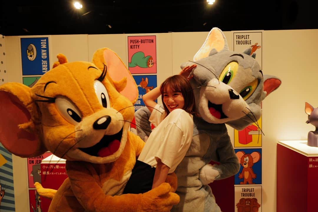 飯豊まりえのインスタグラム：「会うの4度目🥰🥰 まんなか、あったかーい！  トムとジェリー もうすぐ映画公開だあー！！」