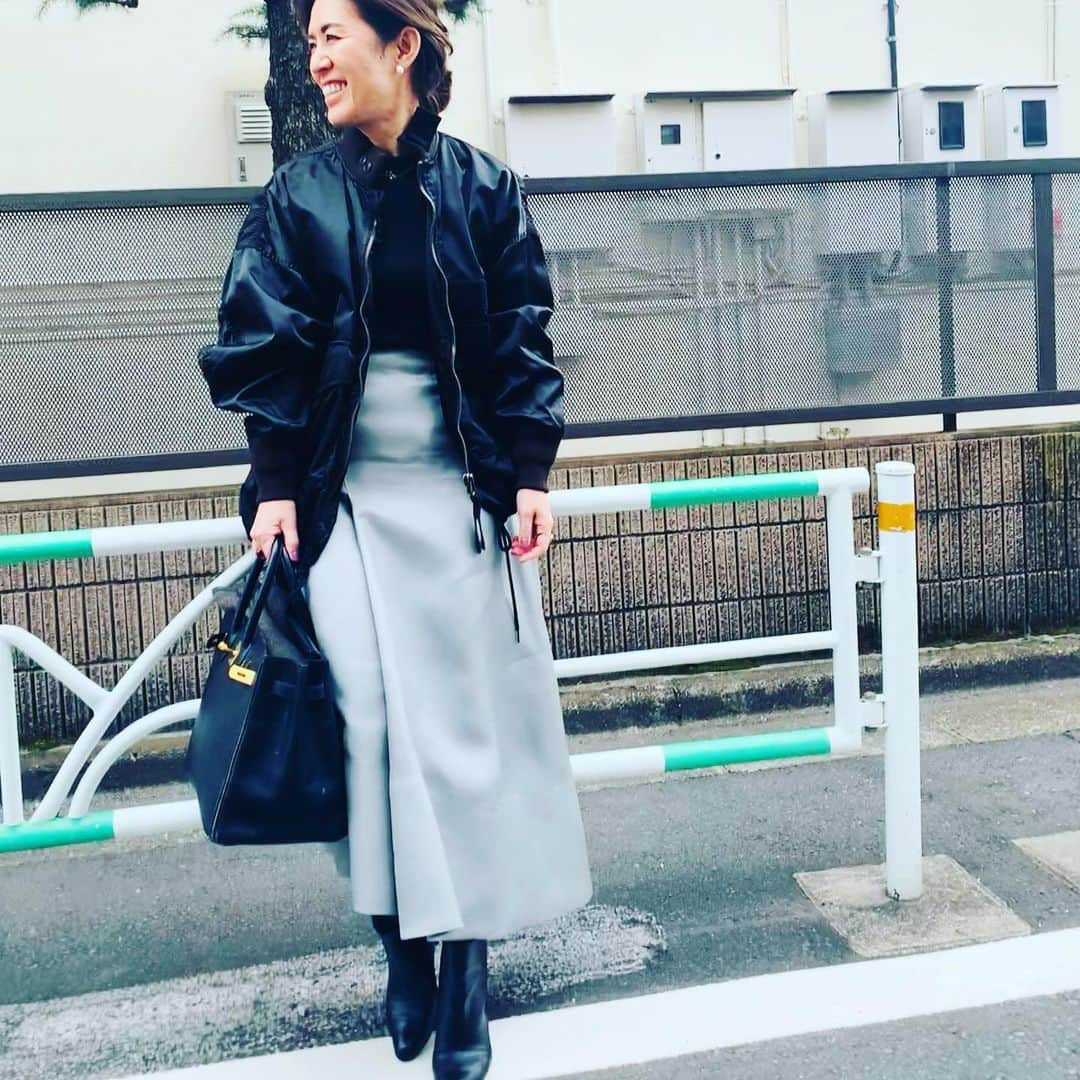 大草直子さんのインスタグラム写真 - (大草直子Instagram)「今日は朝から撮影でした。寝不足なのか、疲れが溜まってるのか、口唇ヘルペスができてしまた（泣）。 @maiko_holistic_skin_clinic 先生に #駆け込みました #数年ぶりだな #しかもそんなに疲れた感じ #ないんだけどな #今夜は20時から @vermeilpariena と #ライブスタイリング #会場はこちら  https://baycrews.jp/event/live-styling/detail/?live_id=t7Lq95HPOAXOZ8wtUeoh﻿  #この春 #なんなら今すぐ欲しい #5アイテムを紹介します #多分ヘルペスは #目立たないはず笑笑」3月12日 13時39分 - naokookusa