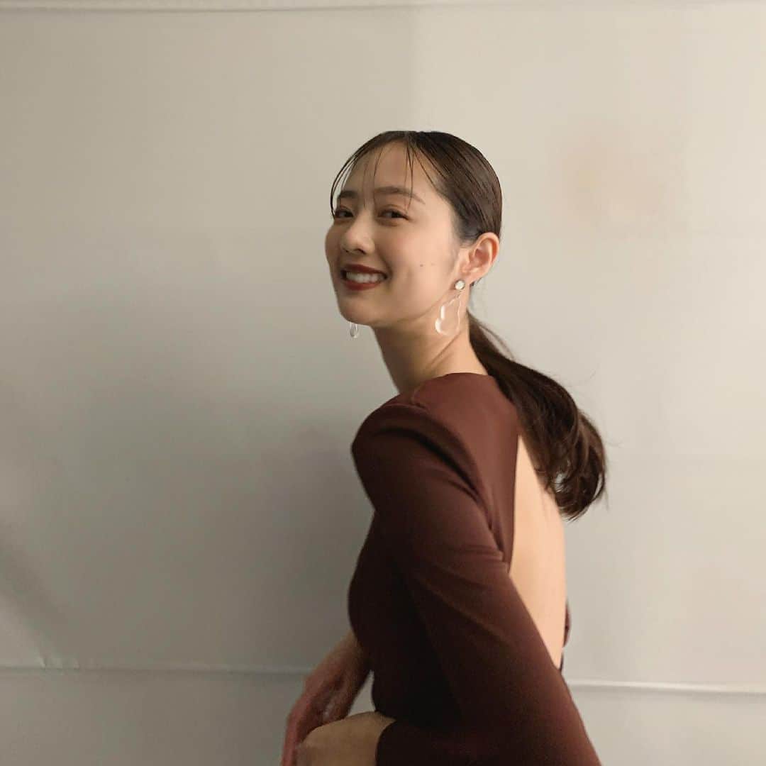 のインスタグラム：「無加工の写真を増やせるように頑張りたいです💪今日は花粉が大変元気で困ります💪💪  #me #shooting #fashion #ootd #kafunsho #ファッション #撮影 #花粉症」