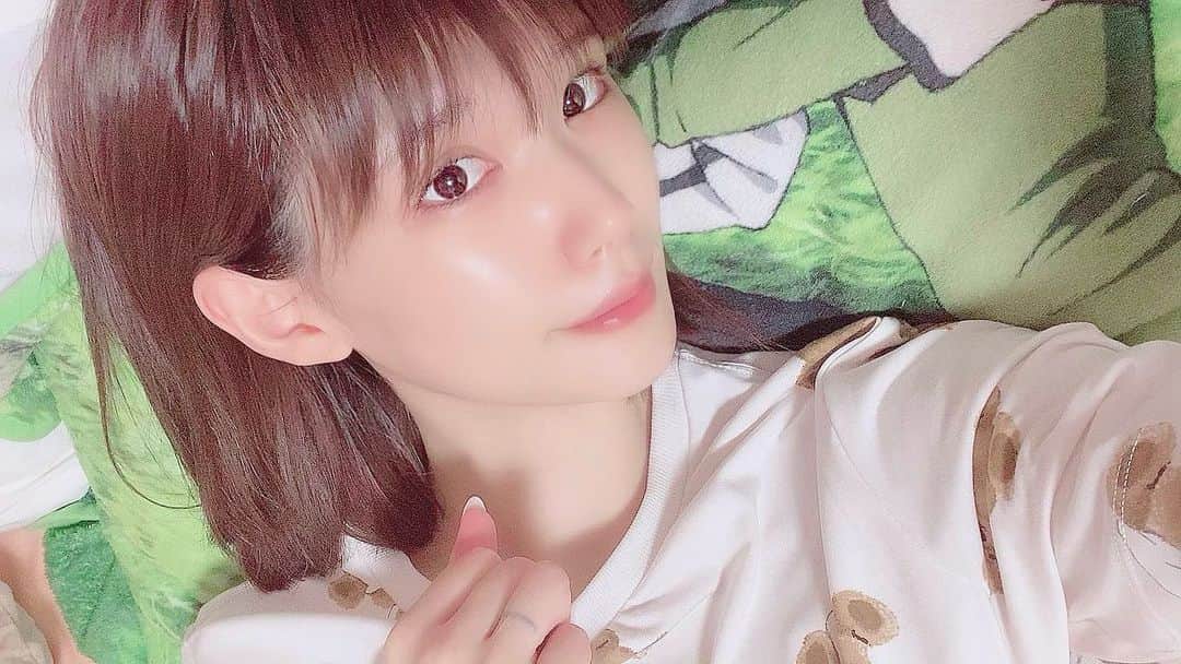 涼宮琴音のインスタグラム：「一緒に寝ますか？横空いてるよ。おいで。」