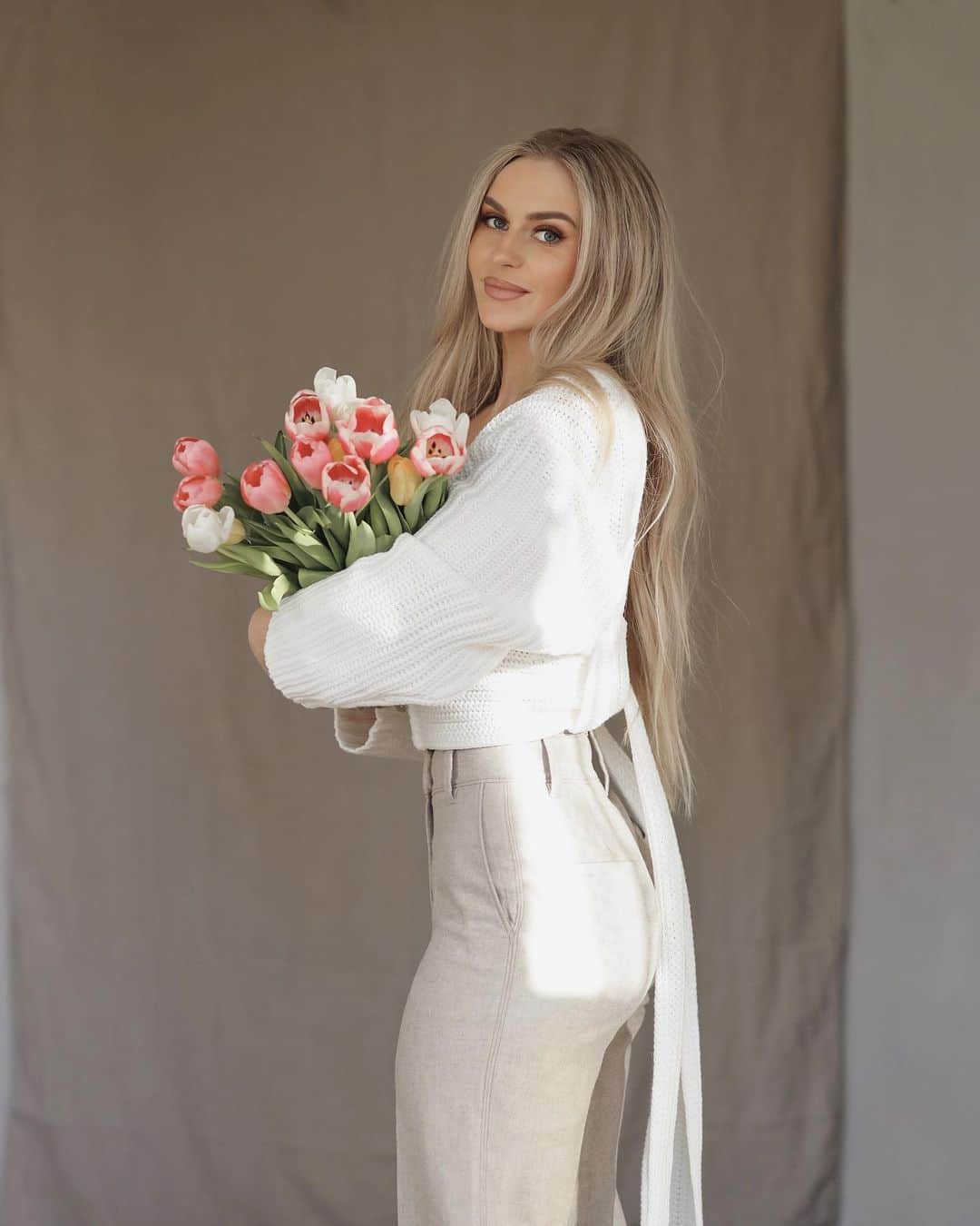 Anna Nyströmのインスタグラム：「Fresh flowers for the weekend 💐」