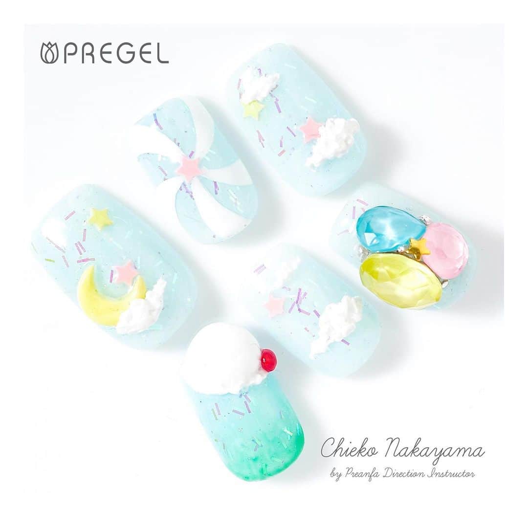 PREGELのインスタグラム：「NAIL UP!掲載作品﻿ @chiekonakayama 先生のアートをご紹介♡﻿ ﻿ ご購入はこちらのwebショップ&店舗へ💁‍♀️﻿ ▼プリモール﻿ @nail_premall﻿ ▼ジョイアート﻿ @joyartofficial﻿ ▼プリクシー﻿ @prexyofficial﻿ 各店でもご購入頂けます⭐️﻿ ▽キャンディポケット公式﻿ @candypocket_official﻿ ▽心斎橋店﻿ @candypocket.shinsaibashi﻿ ▽梅田店﻿ @candypocket_umeda﻿ ▽神戸三宮店﻿ @candypocket_kobe﻿ ▽五反田店﻿ @candypocketgotanda﻿ ▽園田店﻿ @candypocket.sonoda﻿ ﻿ #プリアンファ﻿ #プリジェル﻿ #プリジェルミューズ﻿ #プリムドール﻿ #きまぐれキャット﻿ #ミューズ﻿ #トレンドネイル﻿ #デザインネイル﻿ #ジェルネイル﻿ #ネイル﻿ #美甲﻿ #gelnails﻿ #artnail﻿ #designnail﻿ #네일﻿ #여름네일﻿ #立体ネイル﻿ #シリコンモールド﻿ #ゆめかわネイル﻿ #ゆめかわ﻿ #病みネイル﻿ #ファンシーネイル﻿」