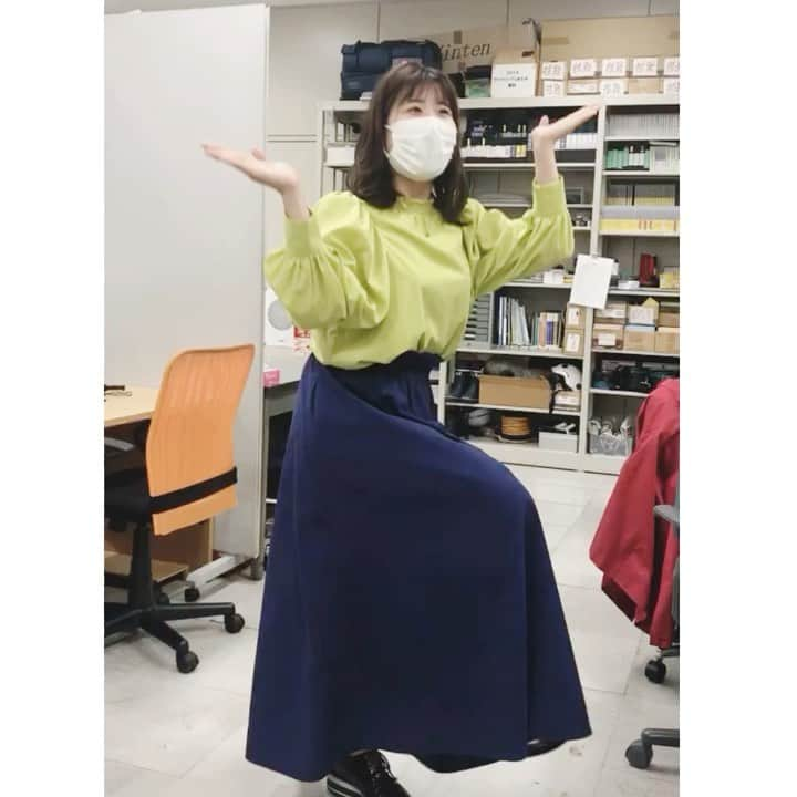 山﨑真依さんのインスタグラム写真 - (山﨑真依Instagram)「うっきうき金曜日😆🌸🙌  お隣スタッフすごい顔🤣🤣🤣  今週はほーなんお休みいただいてます💦🙏  また次回21日の朝9時から、 最高の最終回をお届けします😊💕  #ほーなん #テレビ愛媛 #アナウンサー」3月12日 19時33分 - yamasaki_mai0215