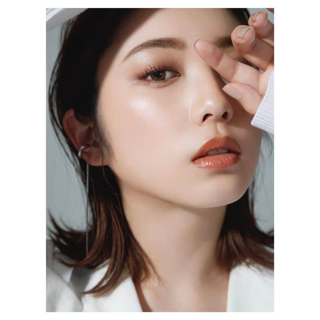 菊地泰久のインスタグラム：「@maquia.magazine  model: @yodayuuki_oimo  hair&makeup: @takahashi.riho  styling: @eskurumiaya  photo: @yasuhisa_kikuchi  #与田祐希 #乃木坂46 #maquia #菊地泰久 #yasuhisakikuchi #beauty #makeup #fashion #portrait #shooting #photography #photographer」