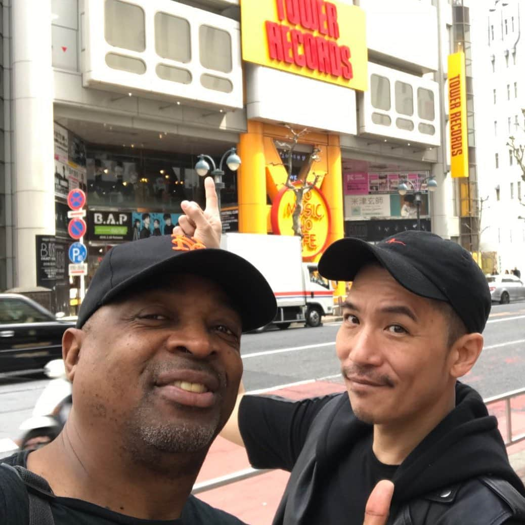 Zeebraさんのインスタグラム写真 - (ZeebraInstagram)「@mrchuckd_pe & Zeebra #PE #KG」3月12日 22時14分 - zeebra_news