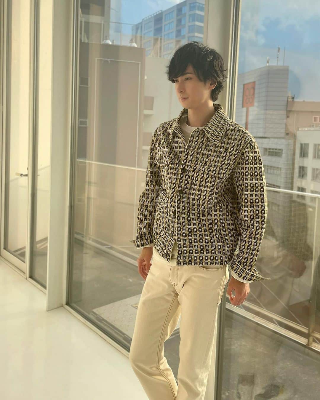 古川雄大さんのインスタグラム写真 - (古川雄大Instagram)「今日発売の「BAILA」4月号に出させて頂いています！ 素敵なお衣装で素敵な写真を撮って頂き、たくさんお話ししてきました！ 是非チェックしてください^_^ #BAILA」3月12日 22時15分 - yuta_furukawa_official