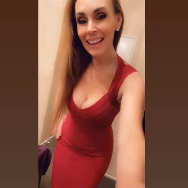 ターニャ・テイトのインスタグラム：「Happy Friday ! What are you in the mood for ? 🥰」