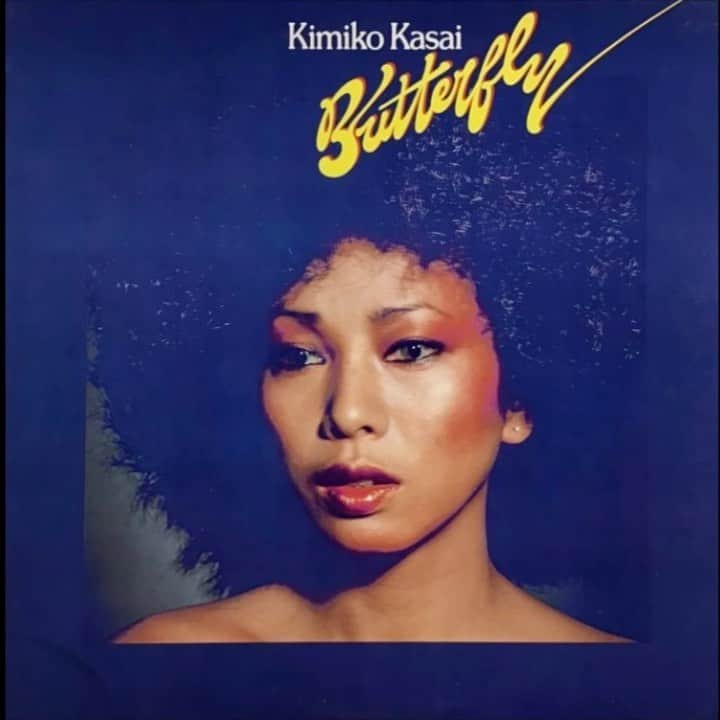 荒井 結生 Yuki Araiのインスタグラム：「「I Thought It Was You」笠井紀美子 with Herbie Hancock (1979)  Just a glance from behind Happened by chance or design The perfume I wore Took me back through a door  作詞・作曲:Jeffrey Cohen / Herbie Hancock / Mervin Ragin  笠井紀美子(Vo.) Herbie Hancock(Key.) Webster Lewis(Key,Syn.) Alphonse Mouzon(Dr.) Paul Jackson(Ba.) Ray Obiedo(Gt.) Bill Summers(Per.) Bennie Maupin(Sax.)」