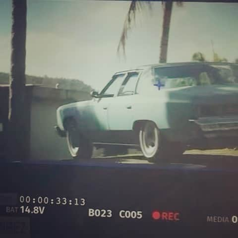 チャド・マイケル・マーレイのインスタグラム：「Sliding into Friday like... Always wanted to do that. #KillingField  @jamescullenb #moviemaking #stunt #belair #backtothefuture」