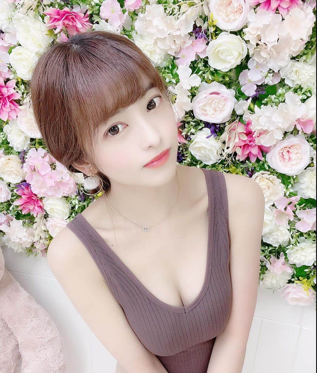 桜もこさんのインスタグラム写真 - (桜もこInstagram)「happy💓  #花　#flowerbear #happy #スタジオ　#三軒茶屋　#cute #japanesegirl #japanesemodel #instagood #instagram」3月13日 0時57分 - mokochan319
