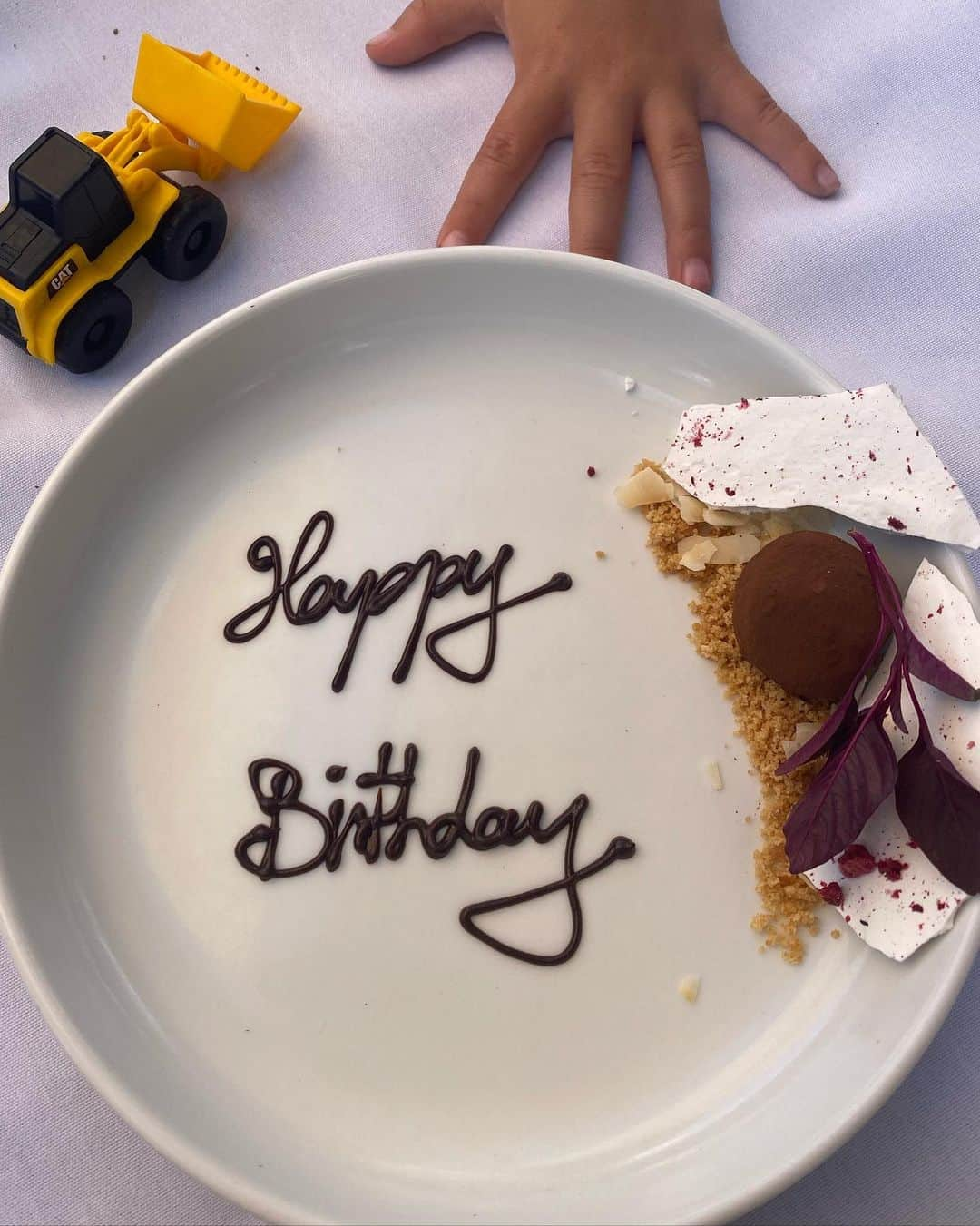 カヤ・スコデラリオさんのインスタグラム写真 - (カヤ・スコデラリオInstagram)「Thank you for the birthday love. Means a lot to me. 29. How did that happen... 😬Grateful to be healthy and with my boys. Thankful for all the amazing moments in the last shitty year. Hopeful that you’ll forgive me for this wanky post.  ❤️❤️」3月13日 11時43分 - kayascods