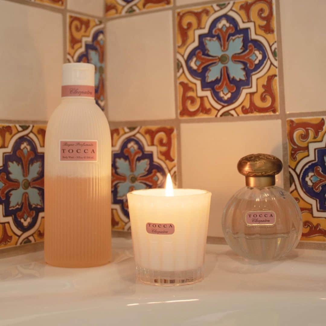 のインスタグラム：「Turn your home into your favorite place to be with #TOCCAgirl Cleopatra 💖 Tap to shop the collection ⁠⁠ ⁠⁠ ⁠⁠ ⁠⁠ ⁠⁠ ⁠⁠ #tocca #scents #eaudeparfum #fragranceoftheday #scentoftheday #stayfresh #perfume #fragrance #luxury #musthave #treatyoself #treatyourself #luxurylife #beauty #parfum #perfumeoftheday #nicheperfume #instalove #giftguide #giftsforher」