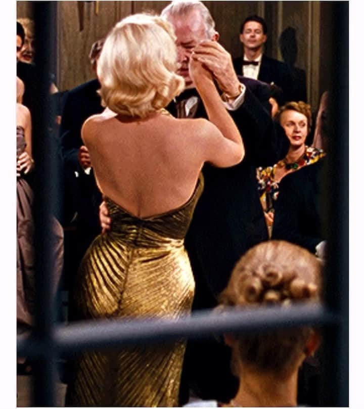 マリリン・モンローのインスタグラム：「She was the definition of sexy! Tag someone who would like this✨ Marilyn in “Gentlemen Prefer Blondes.”」