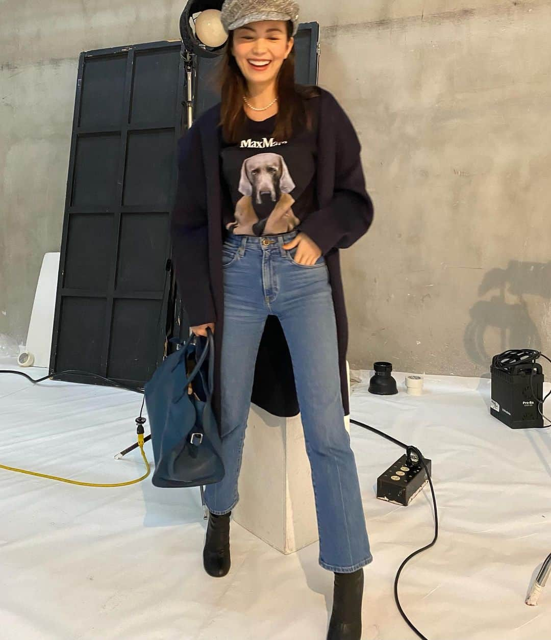 矢野未希子さんのインスタグラム写真 - (矢野未希子Instagram)「おはよう✨ 昨日の私服✌️ Ｔシャツのワンコもmaxmaraのコート着てるから 私もmaxmaraのコート着てみた😝  朝ごはん食べて今から溜まっていた家事するぞッ🧽 夜YouTubeアップするよ🧡 また夜に会おー✨」3月13日 8時38分 - mikko1104