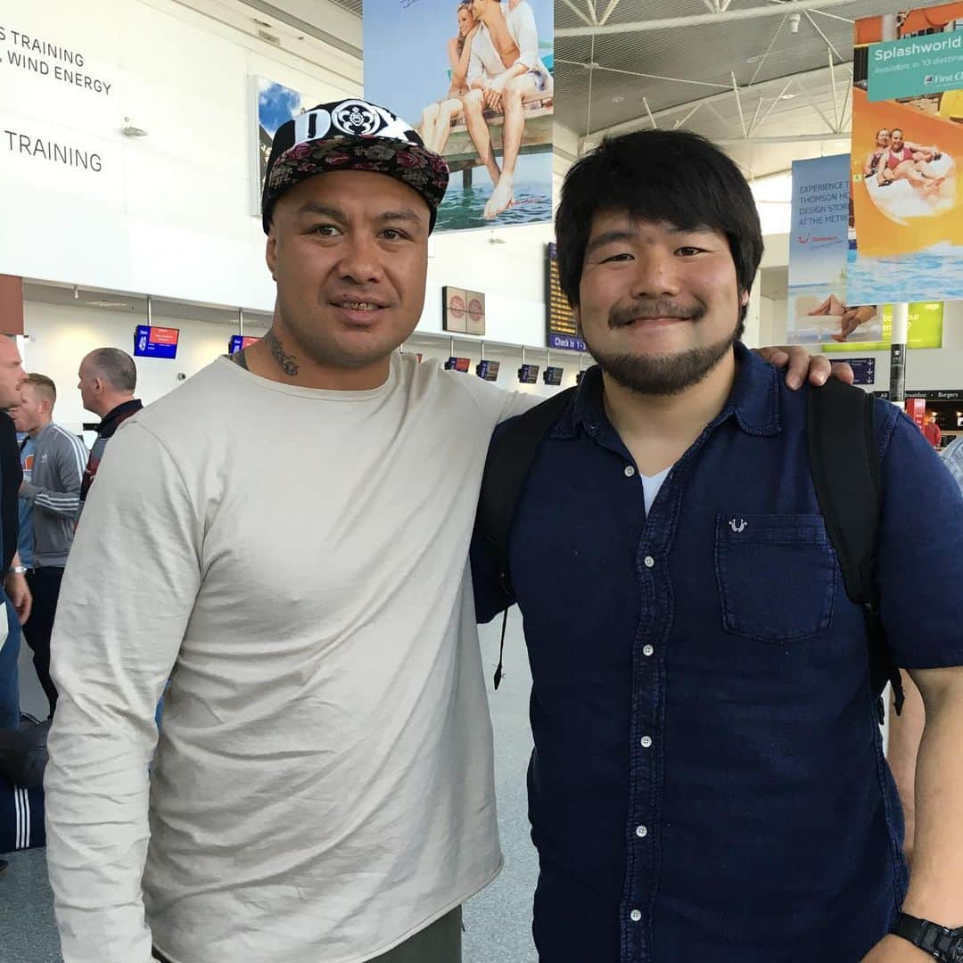 畠山健介さんのインスタグラム写真 - (畠山健介Instagram)「Doko!!! (@latunili ) Congratulations 100cap of Top League💯👑  #ラグビー #rugby #ニリラトゥ #NiliLATU #Tonga #トンガ #🇹🇴 #100cap #トップリーグ #TopLeague #日野レッドドルフィンズ」3月13日 8時50分 - hatake03