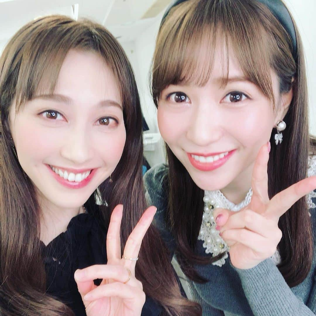 はいだしょうこさんのインスタグラム写真 - (はいだしょうこInstagram)「可愛い後輩シリーズ🌸  5年前くらいだったかな？！🤔 ミュージカルで共演してから、 仲良しの「河西智美ちゃん」💓  私達が仲良しな事は、もしかしたら、 あまり知られていないかも？！ しれませんが😊  昨日アップされた、 YouTubeで、彼女とゆるり企画会議トークをしています！ 私のことをいっぱいお話ししてくれているので、私はここで。。。☺️⬇️  世間から見た、彼女のイメージは、 それぞれあるのかもしれませんが🤔  私から見た、とも（おちゅー🐭）は、 可愛くて、優しくて、楽しくて、 一生懸命で、 自分の考えをきちんと持った、 素敵な子です☺️💓  きっと、若い頃からグループという組織の中にいたから、 色々な経験をして、沢山苦労して、学んできたんだろうな。。。と。  だからこそ、人の痛みもわかり、 人の心に寄り添う事ができる、あたたかさを持っているんだな。。。って思います😌  そして、 親しくても礼儀正しくて、自分を持ち、いい意味で流されず、口も堅く、 信用ができます☺️  でも、雰囲気だけ見ていたら、もしかしたら、勘違い？！されてしまうタイプなのかな？🙄ともおもったりして🤔  でもね、 最近、よく思うんだけど、 始めはわからなくても、ちゃんと見ていれば、本当のその方の姿、真実が見えて来るな。。。😌と。  その方の言動で、本当の事が見えて来る👀🌱  私もなかなか騙されやすいんだけど🤤じっくり観察していると、ずるい人は分かるし、おかしな事をしている人も分かる🙀  また、その辺は話す機会があったら、はなすね😆😏😎  ずいぶん前に撮ったお写真もふくめ、 2人のプライベートの写真が沢山たまっていたので、載せるね😊✨  私の大好きな「妹」💓 「おちゅー🐭」と、 姉の 「おしょー🐱」を、  これからも、 よろしくお願いいたします🙇‍♀️☺️  あはは🤤  #河西智美　ちゃん #仲良し #YouTube #コラボ  #一回り違い🤤  #おちゅー🐭 #時に赤ちゃん👶😁  #人間関係、無理しない😌 #心の声を大切に。 #いつか、お話しできる時がきたら、話しちゃお😆  #私を助けてくれた人は、私が守るんだぁー！！😆💓 #おちゅー🐭のチャンネル、「チユウチャンネル」も、観てね😌 #画伯が登場してまふから🤤」3月13日 9時57分 - haida_shoko