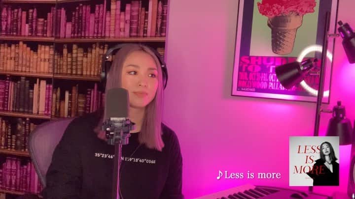 傳田真央のインスタグラム：「𝙻𝚎𝚜𝚜 𝚒𝚜 𝙼𝚘𝚛𝚎 ﻿ ﻿ ライブ動画アーカイブ明日まで🎧⚡️ ﻿ 3月15日 (23:59まで)「 #いいやま雪まつり 公式Youtube」にて視聴できます❄️﻿ ﻿ 視聴してくれた方にはサイン入りグッズのプレゼント企画もあるので最後までチェックしてね！  プロフィールから「Less is More」のストリーミングサイトへリンクしてるよ🎧⚡️」