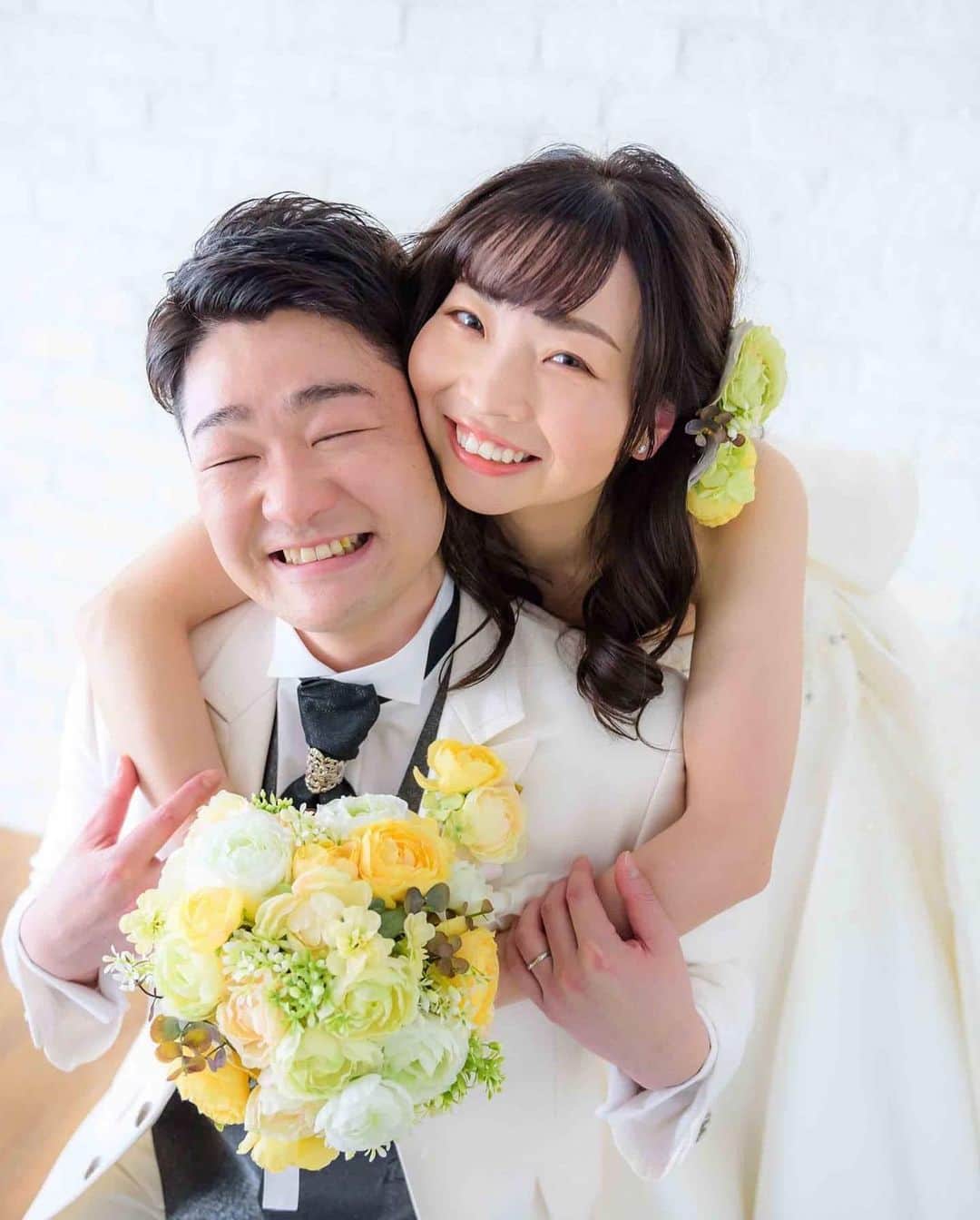 望月隆寛さんのインスタグラム写真 - (望月隆寛Instagram)「この度、石出奈々子さんと結婚しました。爆笑問題田中さんとキャイ〜ン天野さんに証人になっていただきました！ あさひが演じる癖のあるヒステリックな女性とは違った明るくて優しい、不思議ぃ〜な女性です！大きい声を出しても怒られない、笑いの絶えない温かい家庭を築いていけたらと思います！  #結婚　#ダニエルズ　#ダニエルズ望月　#石出奈々子　#末長く幸せになる　#天野ひろゆきルート930  #ニッポン放送　さんありがとう」3月13日 20時39分 - mochizuki.takahiro_1207
