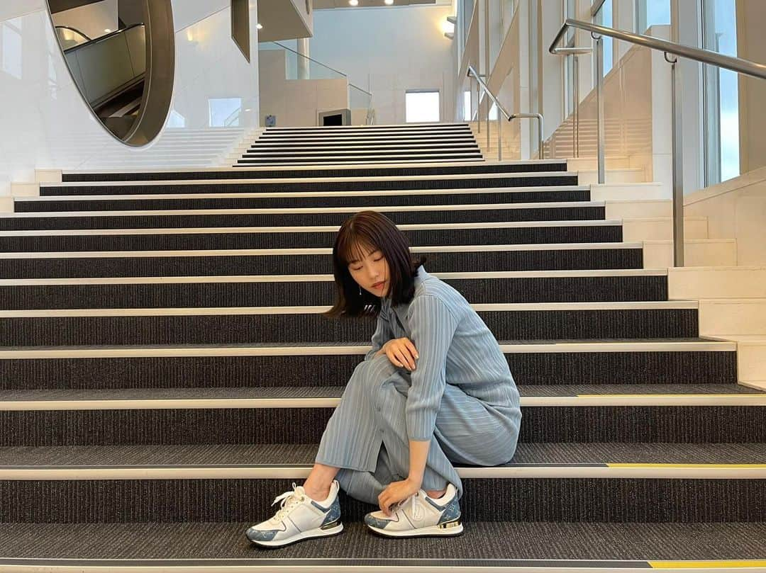 横山由依のインスタグラム：「Light blue💙🤍  #redyazel」