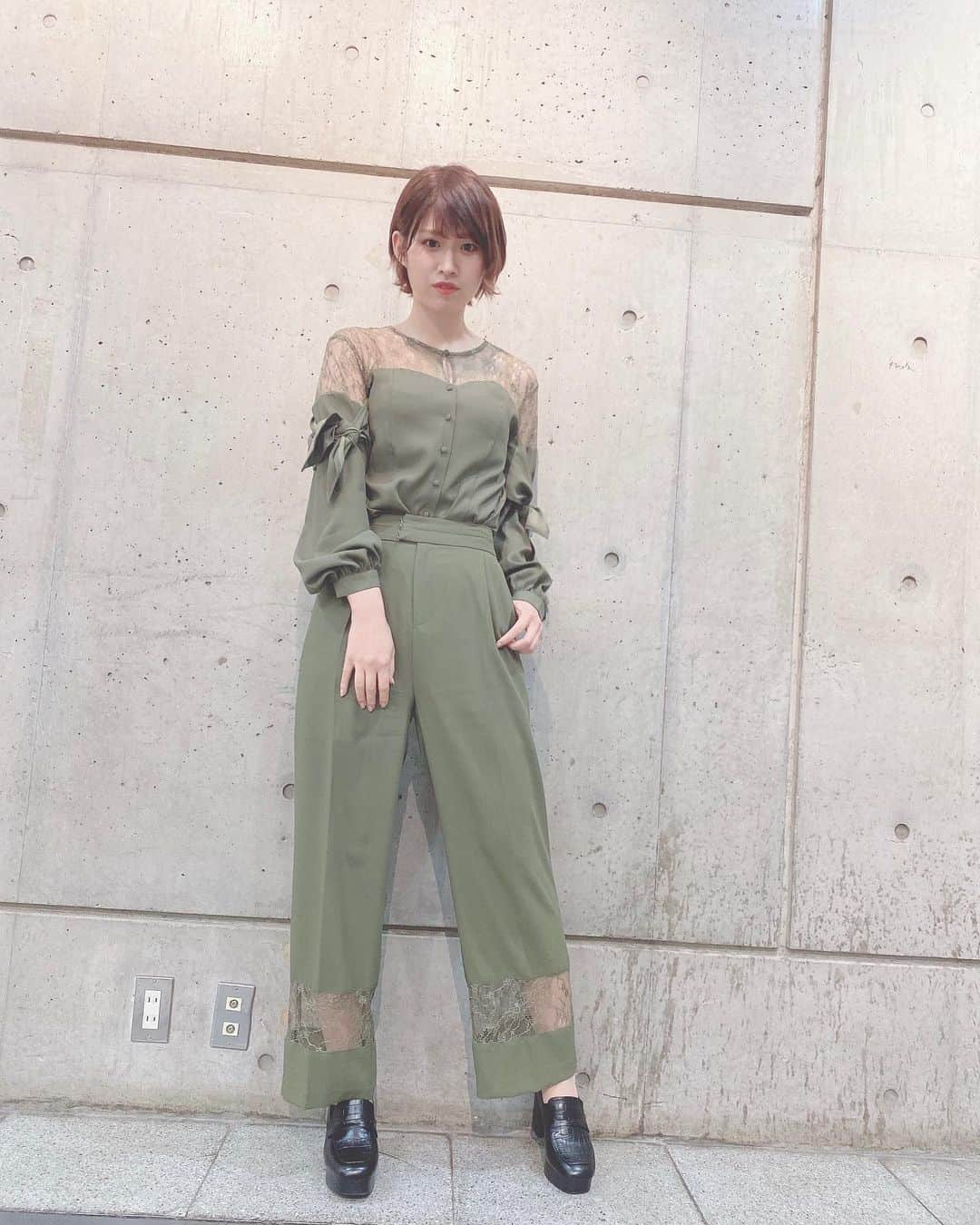 佐藤朱のインスタグラム：「オンラインお話し会！ . 今日の私服です〜🐸」
