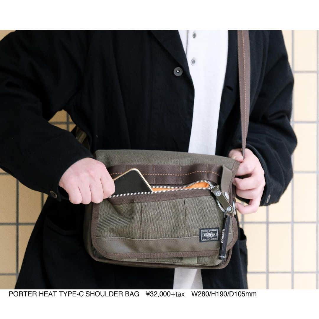 PORTER STANDさんのインスタグラム写真 - (PORTER STANDInstagram)「﻿ PORTER HEAT TYPE-C﻿ ﻿ SHOULDER BAG﻿ No.680-17982﻿ ¥32,000+tax﻿ W280/H190/D105mm﻿ ﻿ 20年以上PORTERの定番シリーズとして愛され続けているHEATシリーズをアップデートした新たなシリーズ。﻿ ﻿ 耐熱・耐摩擦・引裂き強度に優れたバリスターナイロンのメイン素材はそのままに、生地やパーツにミリタリーの要素を加え、HEATシリーズを使っている方にも新しい印象でお使いいただけるシリーズに仕上げています。﻿ ﻿ デイリーユースにおすすめのフラップタイプのショルダーバッグです。小分けポケットを複数装備したメイン収納以外に、フラップやカバン本体の前面・背面にファスナー付きポケットを配し、収納力に富んだ仕様となっています。﻿ ﻿ ※完全数量限定につき、在庫がなくなり次第終了となります。﻿ ※各店の営業時間は下記をご確認ください。﻿ PORTER STAND SHINAGAWA STATION﻿ 8:00〜22:00（土日祝21:00）﻿ PORTER STAND TOKYO STATION﻿ 8:00〜21:00﻿ PORTER STAND KYOTO﻿ 10:00〜18:30﻿ ﻿ #yoshidakaban #porter #luggagelabel #porteryoshida #madeinjapan #porterstand #station #shinagawa #tokyo #kyoto #heat #barrister #nylon #shoulderbag #olive #coyote #navy #吉田カバン #ポーター #品川 #東京 #京都 #駅ナカ #産寧坂 #ヒート #オリーブ #コヨーテ #ネイビー」3月13日 21時07分 - porter_stand