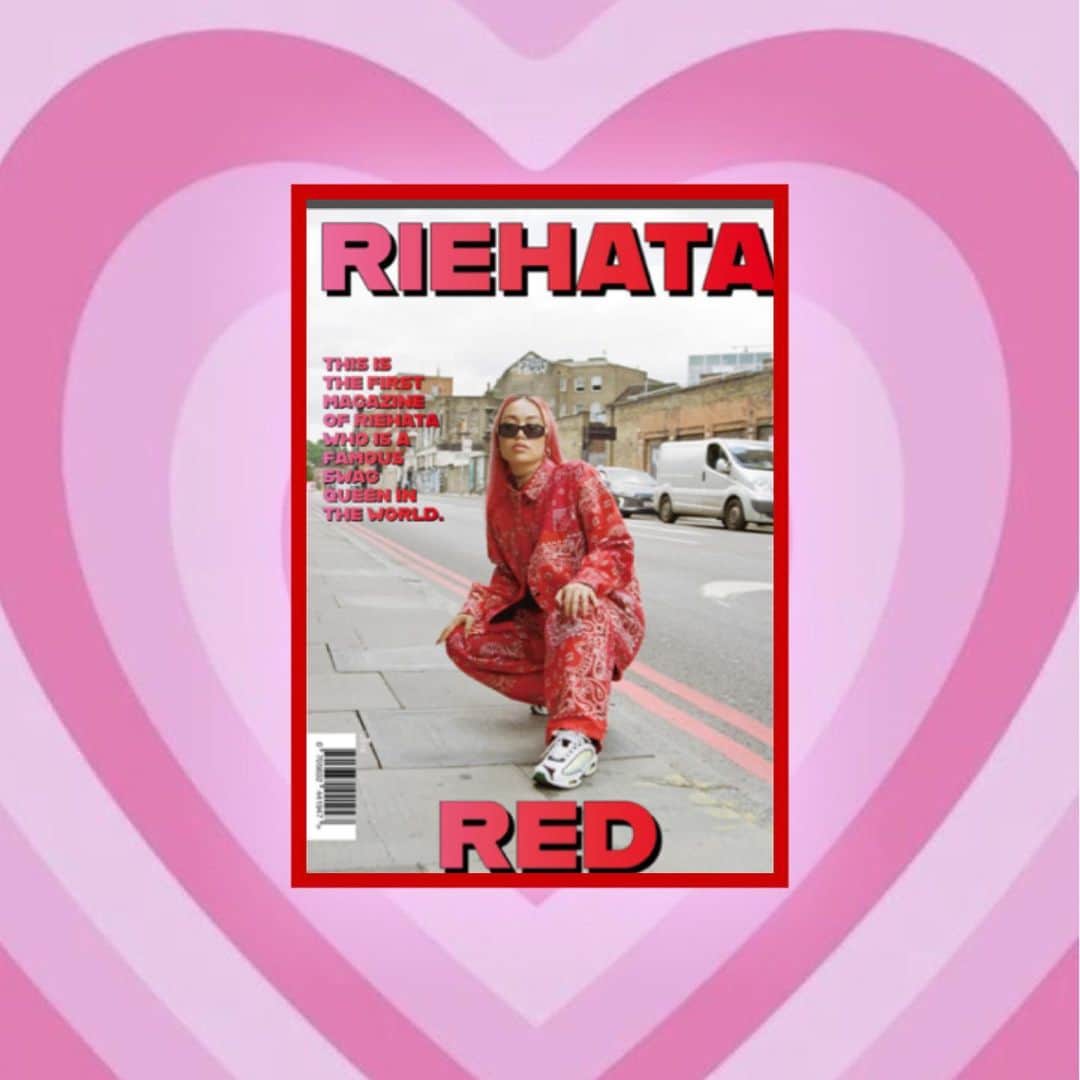 RIEHATAさんのインスタグラム写真 - (RIEHATAInstagram)「2019に出版されたRIEHATA Redの 実は沢山あった表紙候補たち💗❤️ こうして出来上がった本が最後の写真✨ この表紙で良かったと願う。。👏w(大丈夫そ?w)  Swipe left and see what ends up📕✨💋  #RIEHATARed in London🇬🇧 @yoko.kusano 📸」3月13日 13時17分 - riehata
