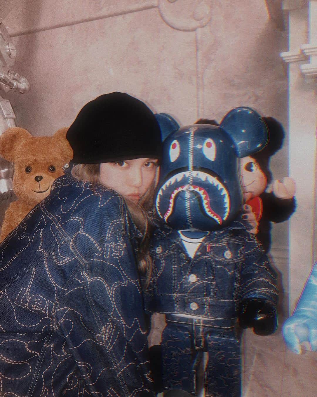 Grace Chowのインスタグラム：「我和我的熊仔  #LEVIS X #BAPE」