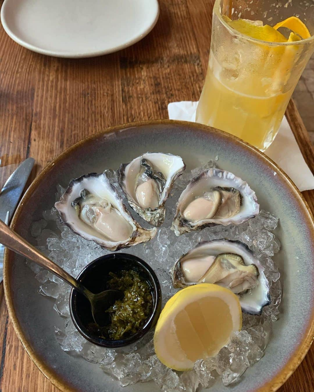 武田紗季さんのインスタグラム写真 - (武田紗季Instagram)「オーストラリアのオイスターはミニサイズ🦪食べやすくて美味しい！💓💓💓#シドニー#牡蠣」3月13日 16時52分 - __sakii.___