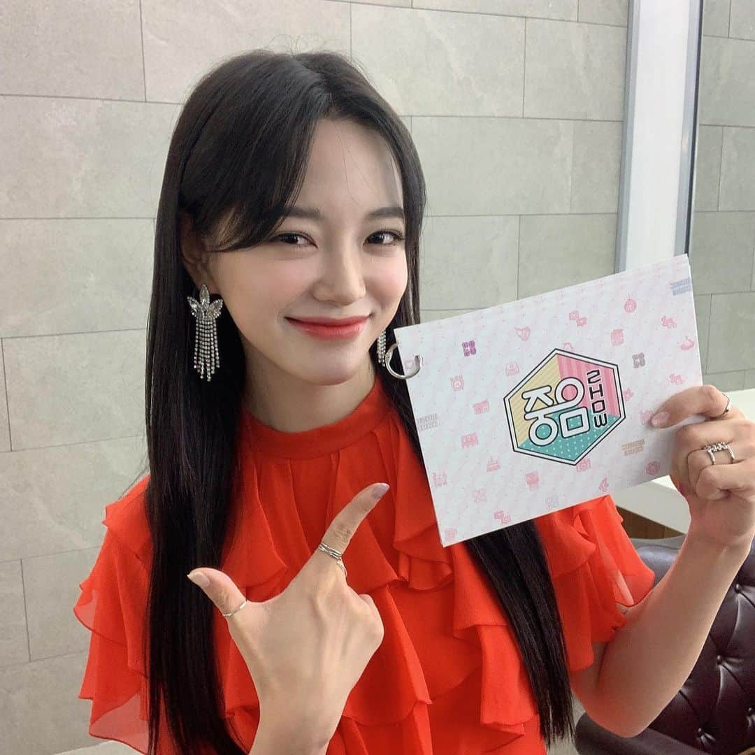 キム・セジョン（Gugudan SeMiNa）さんのインスタグラム写真 - (キム・セジョン（Gugudan SeMiNa）Instagram)「음중😘」3月13日 17時02分 - clean_0828