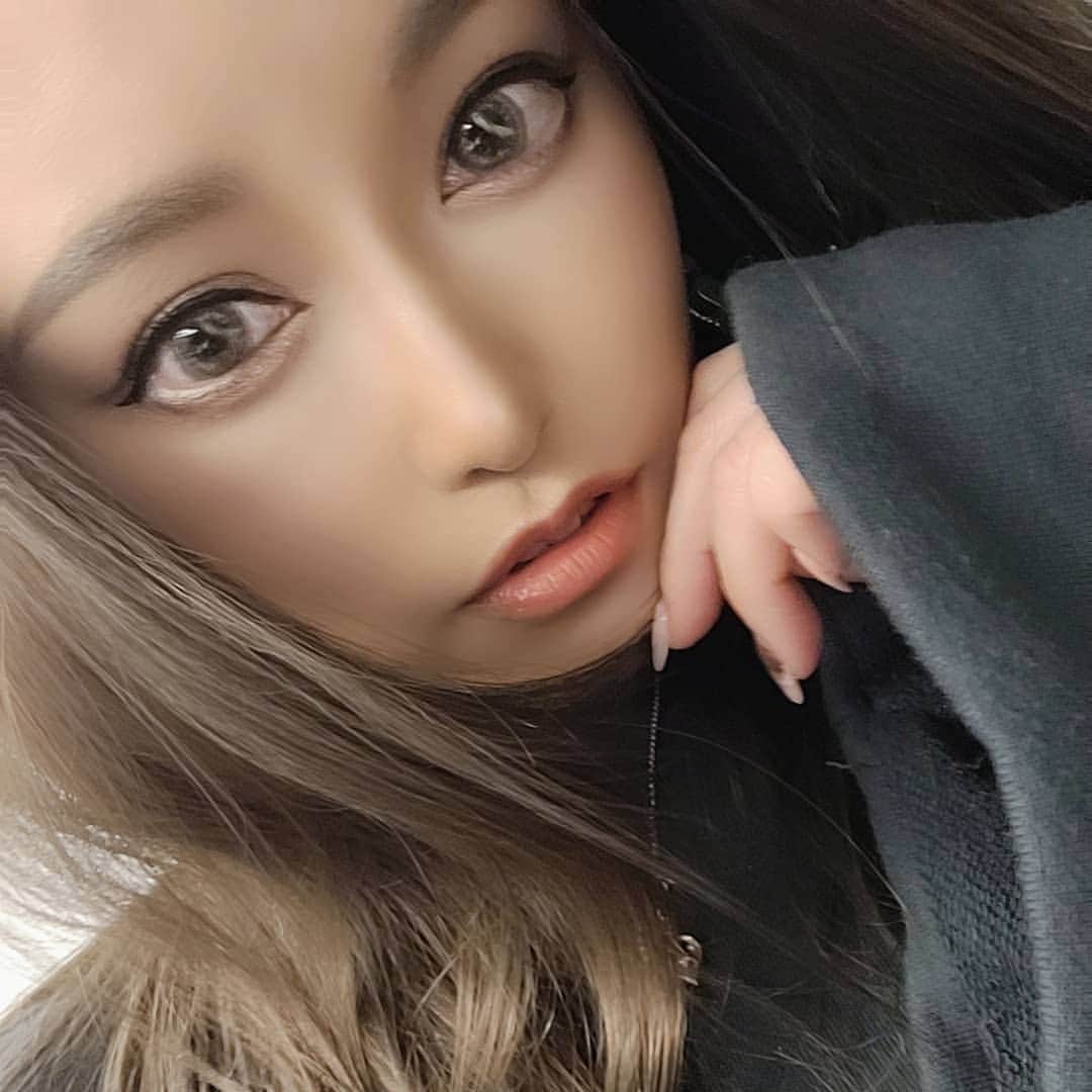 のインスタグラム：「. . 久し振りにメイクした💄✨ . .」