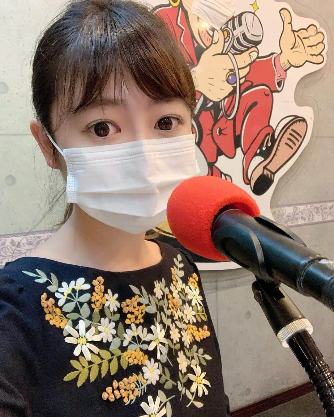 野澤美仁さんのインスタグラム写真 - (野澤美仁Instagram)「毎週金曜日、22時から、レインボータウンFM （88.5MHz ）「ミサトーナイト！！」 ぜひ聴いてください❤️  #ラジオ#レインボータウンfm #fm#radio#金曜日#88.5#japan#おうち時間 #リスラジ #tokyo#ヘアカット#ヘアカラー#美容室#haircut#haircolor #マスク」3月13日 18時01分 - misatonozawa0625