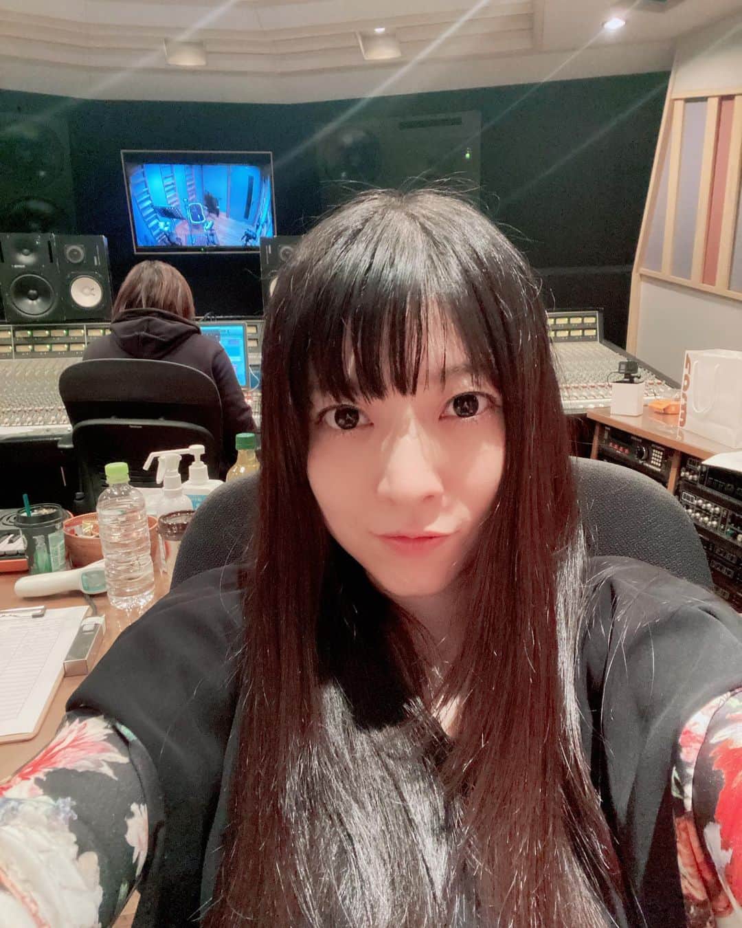 鈴華ゆう子のインスタグラム：「今日はレコーディング！歌った歌った(*´ω`*) I sang a lot!♡ #和楽器バンド #recordingstudio #鈴華ゆう子 #yukosuzuhana #Wagakkibnd」
