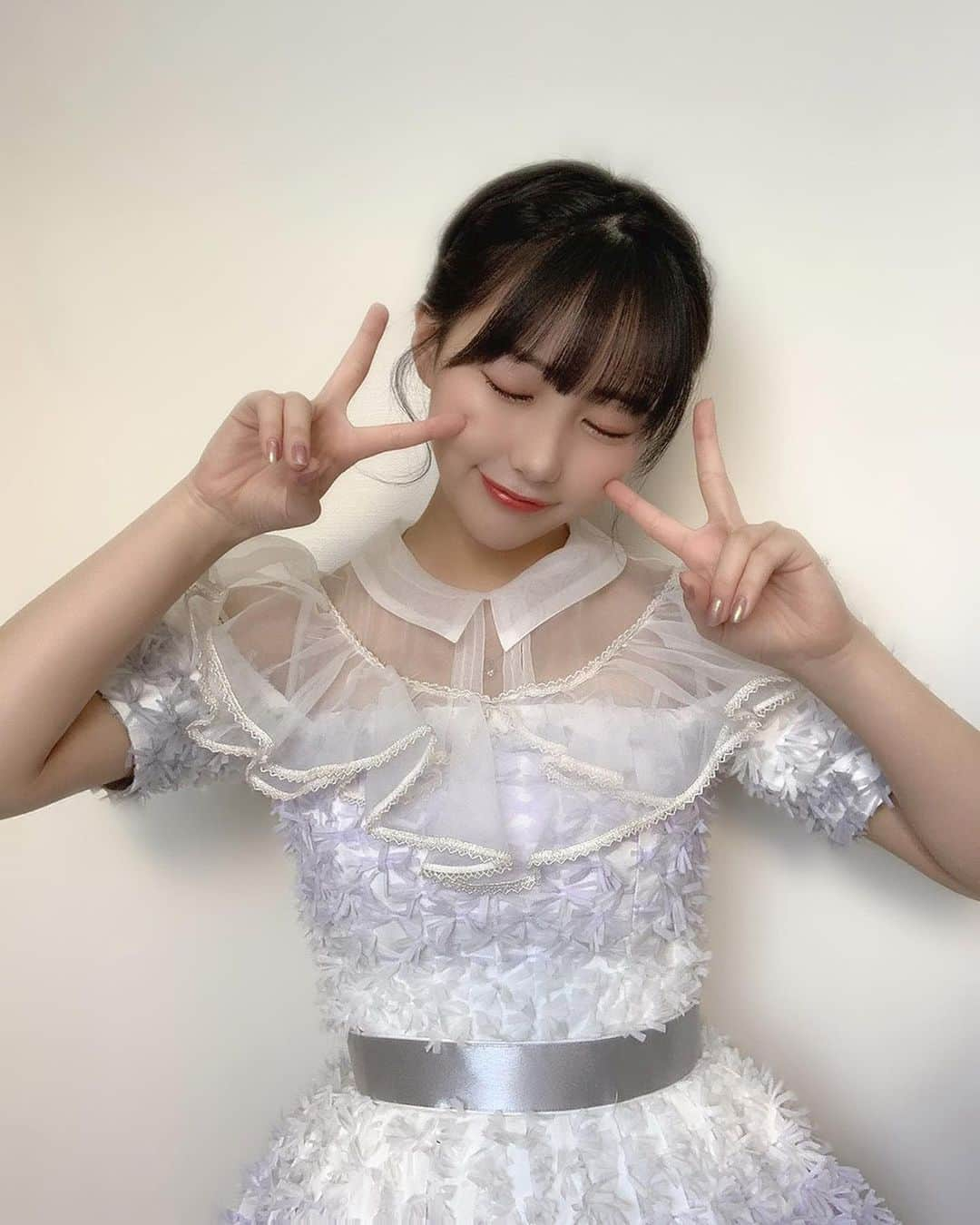 田中美久さんのインスタグラム写真 - (田中美久Instagram)「初単独センター☺️✨✨. . . HKT48の14thシングルの選抜発表がありました。早送りカレンダーぶりにセンターを務めさせて頂きます。. . グループ初のＷ選抜ということで、つばめ選抜とみずほ選抜、2チームの発表がありました🚄🤔私はつばめ選抜のセンターを務めさせて頂きます。. . 発売日は、5月12日です✨✨. . . 更に、HKT48のリクエストアワーが開催されることが発表されました！開催日は、7月24日です。会場は、福岡国際センターです😊✨✨たのしみくりんですね！盛り上げていきましょう♫. . HKT48のおしゃべり会もあるみたいで実際にファンさんに会ってお話しできるイベントもあります！このご時世なのでしっかりと感染対策をとった上でファンさんとお会いできるのを楽しみにしてます！詳しくは私の公式Twitterに載せました☺️チェックよろしくお願いします！. . 色んな発表が今日一日でドバッと！ ファンさんが笑顔になれる事をこれからもしていきたいです。そしてセンターに選んで頂いたからには精一杯頑張らせて頂きます！. . これからもHKT48の応援をよろしくお願いします。 #HKT48 #HKT新曲　#つばめ選抜　#田中美久　#みくりん　#HKTリクアワ  #福岡国際センター #会場でおしゃべり会」3月13日 18時51分 - mikumonmon_48