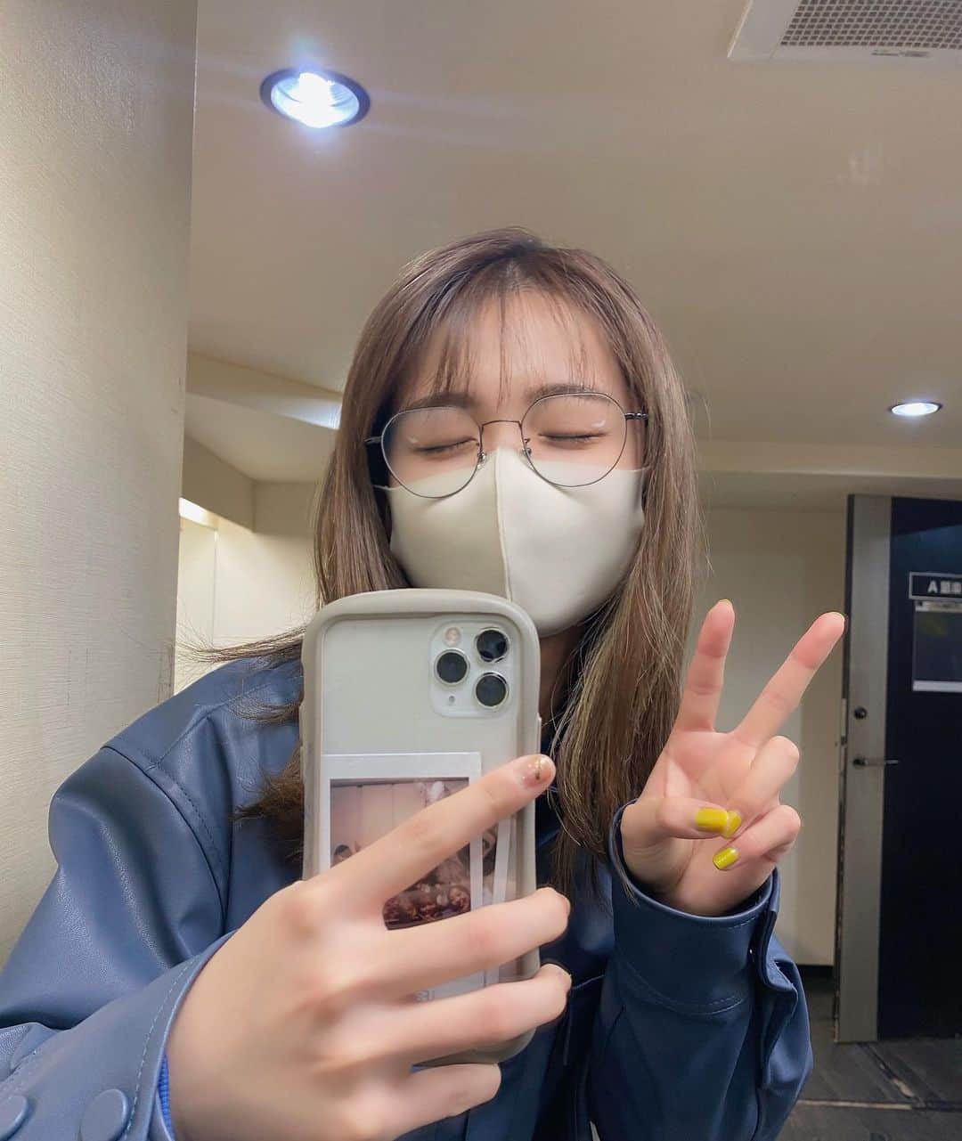 足立佳奈のインスタグラム：「仙台🌱初めてのワンマンLIVE。 凄く大切な時間だった。 色んな想いが込み上げてきました。 昨日は、一緒に過ごせることの幸せを改めて感じました。  LIVE前日につくった曲をワンコーラスだけ、歌わせてもらって、。 キーボードの康兵さんのお力もお借りして、 昨日限りの特別な歌になりました。  一緒に過ごしてくれたみんな、 本当にありがとう。 また会いましょう。  さぁ、明日は東京公演！！ どんな時間を過ごせるのだろう😌楽しみだ、早く寝よう！  #全国ツアー #初 #ワンマンライブ #仙台」