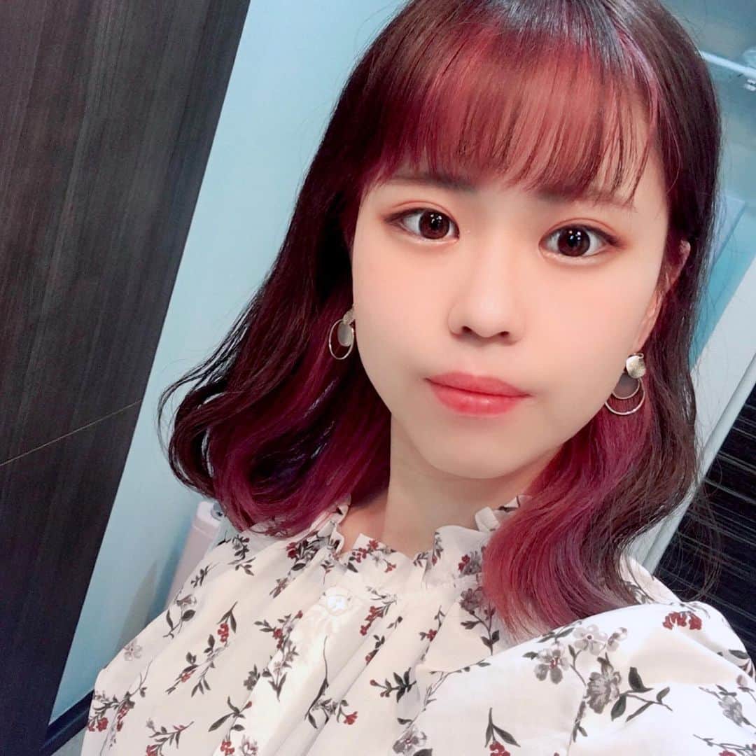 かすこんねぅのインスタグラム：「皆さんお久しぶりです!!! 受験終わりましたァァァァア! 3月は何かとバタバタしてるので、落ち着き次第また動画投稿頑張りまァァァァアァァァァア! #初カラーどどどどどどどうかな#2枚目みて#うんこ #インナーピンク」