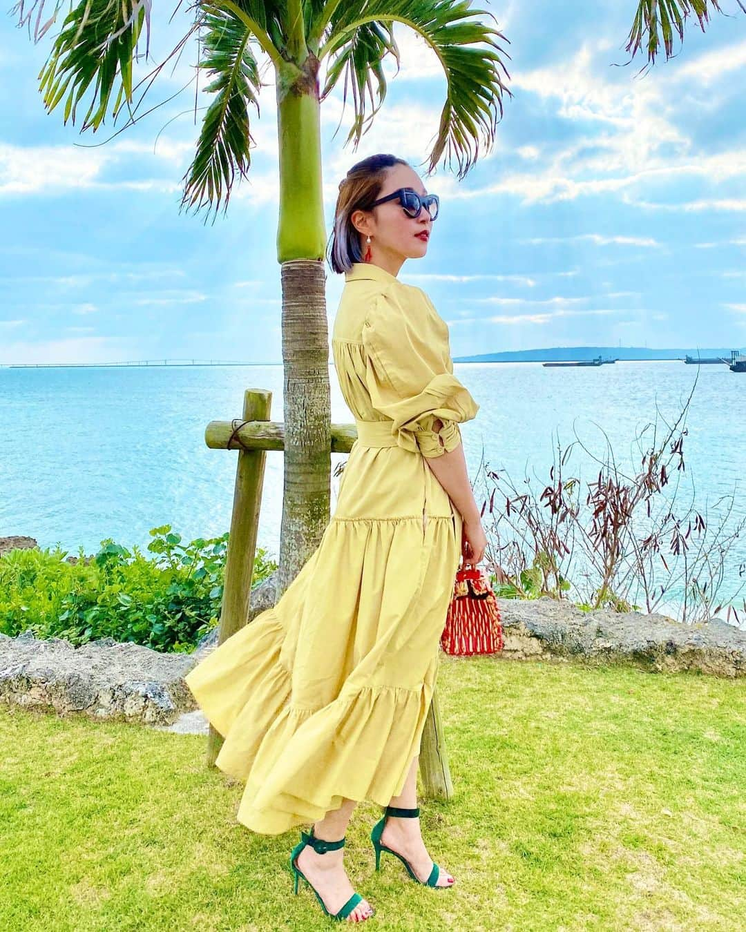 梅谷安里さんのインスタグラム写真 - (梅谷安里Instagram)「🌴🌴🌴 お仕事で宮古島にきてるよん🌴 あったかくて最高❤️ 海の音聞いて癒されよぉ🤤 今日のドレスは　@_estella.k_ ❤️ #ootd#outfit#fashion #宮古島#miyakojima #miyakoisland#summer #resort#travel#trip #コーディネート#コーデ」3月13日 22時30分 - anriworld