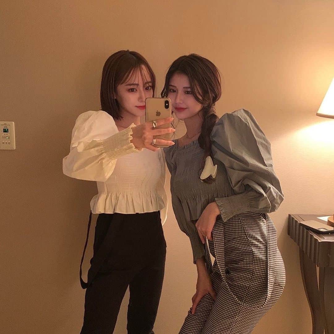 寺本月夜のインスタグラム：「#오늘의코디 #꾸안꾸룩 #시밀러룩 #거울샷」