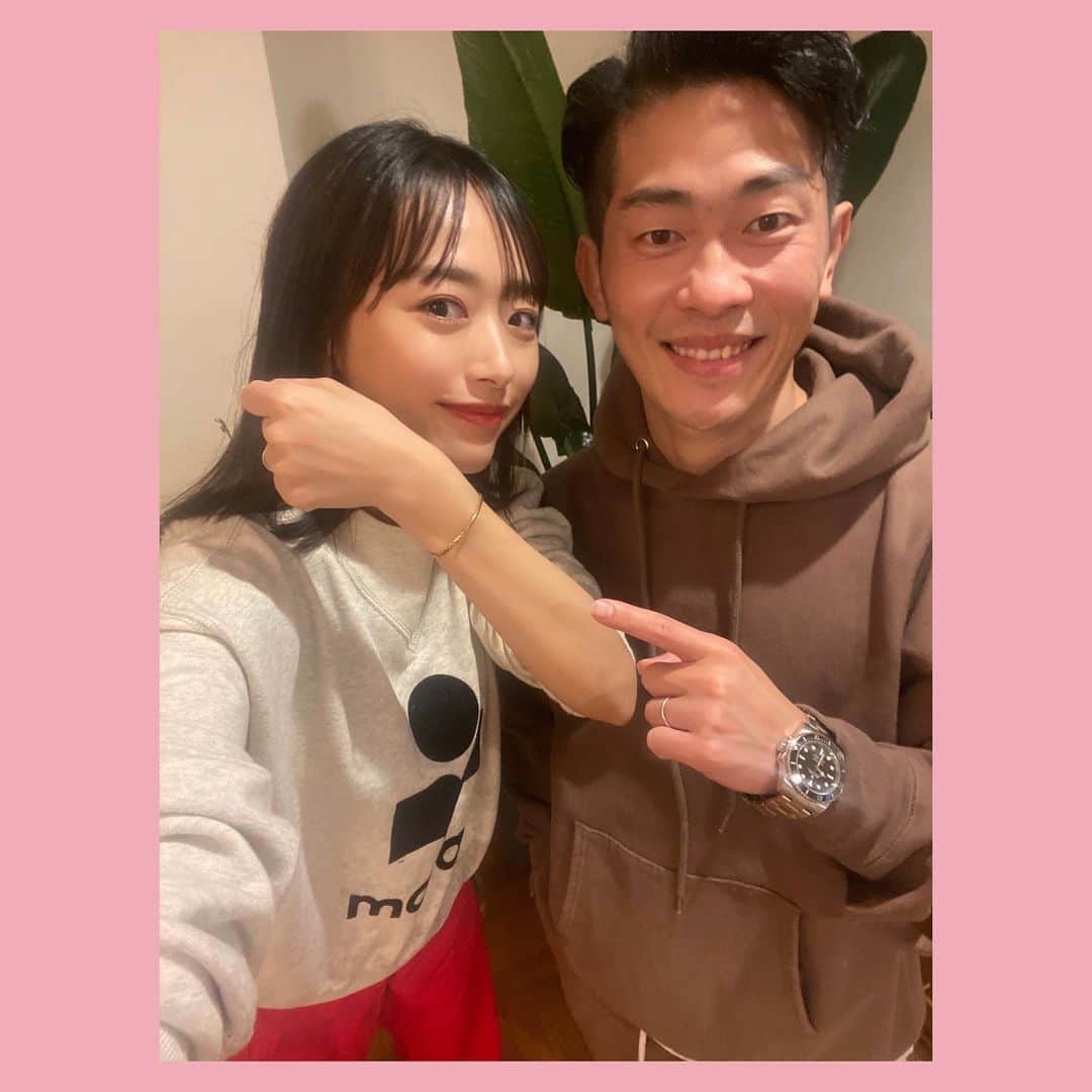 近藤千尋のインスタグラム：「サムギョプサル食べて お皿洗ってたら ホワイトデーの神が降臨😭😭😭 先日ひーぼぉくんがくれた 大事な大事な ブレスレットが真っ二つに割れて 悲しんでいたら新しいのを… ありがとぅぅ😭😭😭らぶい😭😭❤️ 十愛ちゃんには ラブパトリーナのバスボールだって🛀笑 ラッピングまで買っててマメだな~💯  #１回目は飛行機の座席の間に #２回目は外す時真っ二つに #次こそ #無くさない壊さない #三度目の正直」