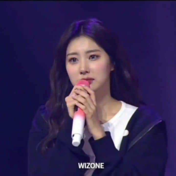 カン・ヘウォンさんのインスタグラム写真 - (カン・ヘウォンInstagram)「Kang Hyewon, you are more than enough 😭❤nothing hurts more than seeing a strong kang hyewon crying😭😭 _._ [#IZONE #HYEWONIZONE#PRODUCE48#PD48#프로듀스48#MNET#KANGHYEWON#HYEWON#강혜원#Kpopdol#likeforfollow#followforlike#like4like#l4l]」3月14日 0時02分 - hyewon__izone